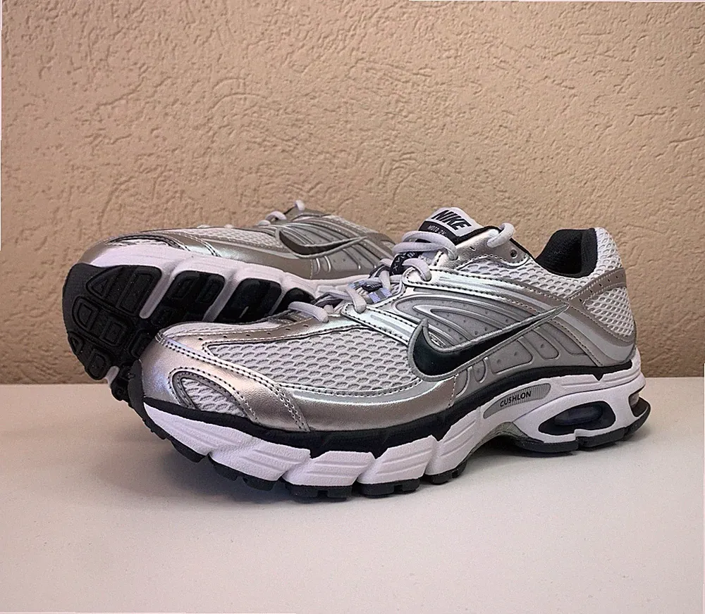Nike Air Max Moto 2K Herren Laufschuhe Sneaker Mesh Low Top EU 43 IQ7592 025