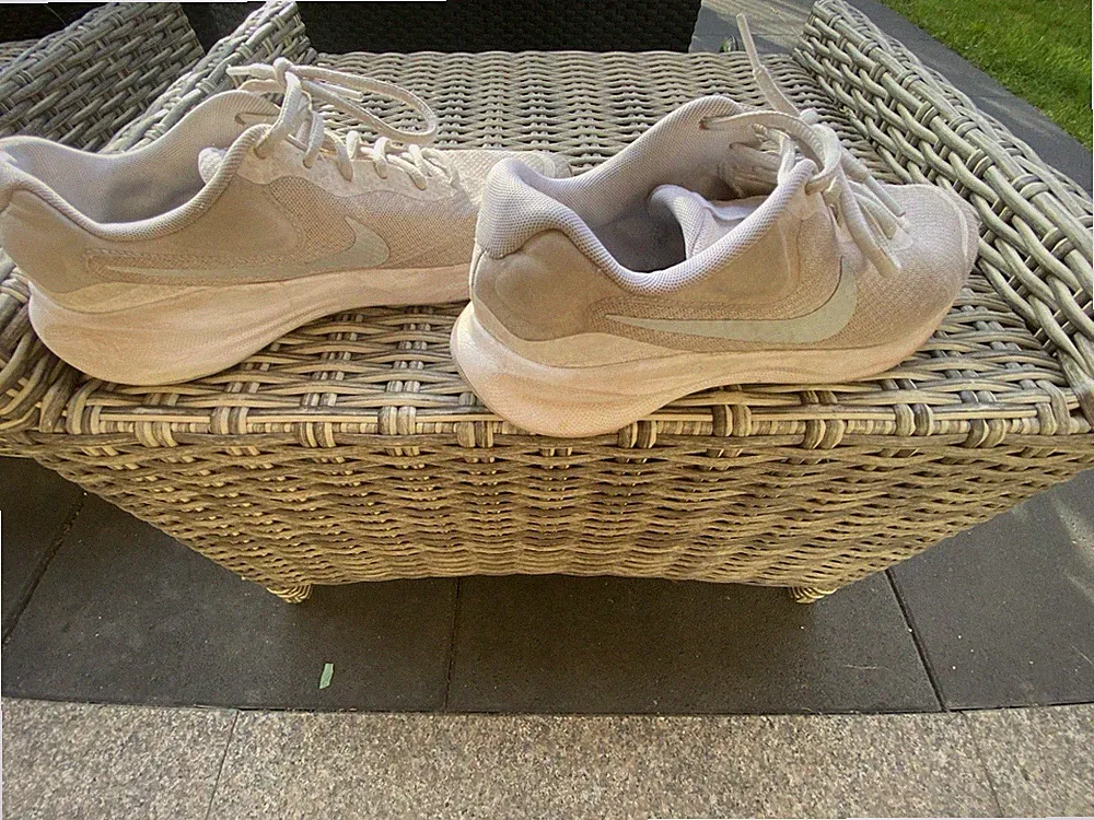 Nike Air Revolution Laufschuhe Gr. 41