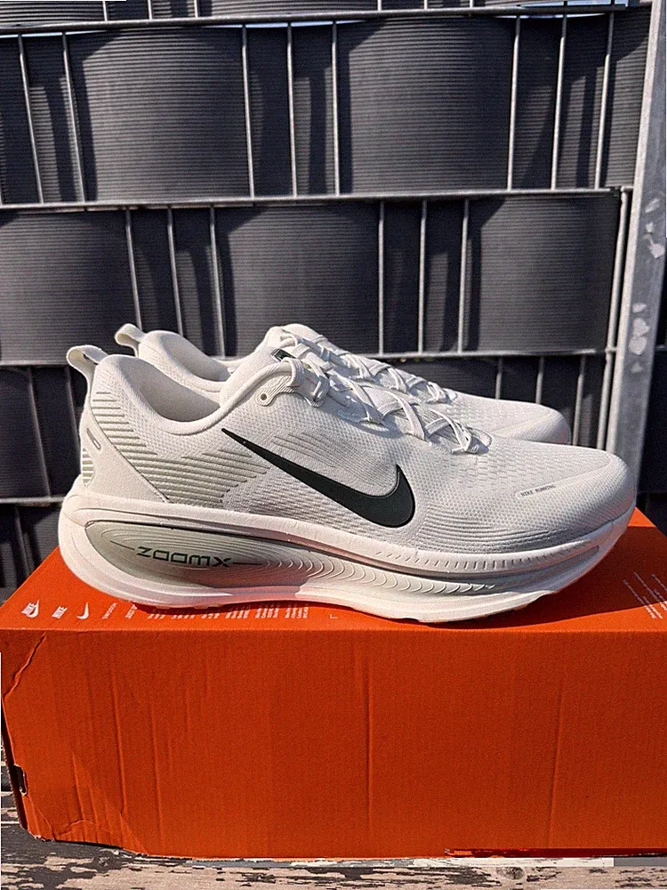 Nike Air Vomero 18 US 13 Gr. 47,5 Laufschuhe Sport Fitness