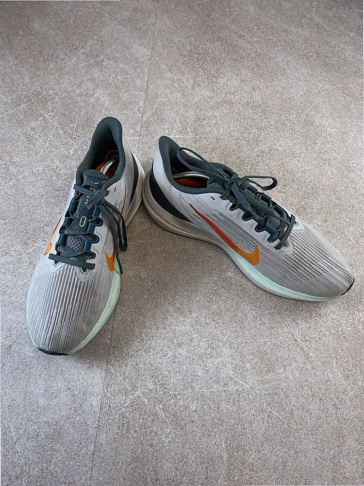 Nike Air Winflo 9 Herren Laufschuhe Pure Platinum Orange DD6203-005 Größe 9,5