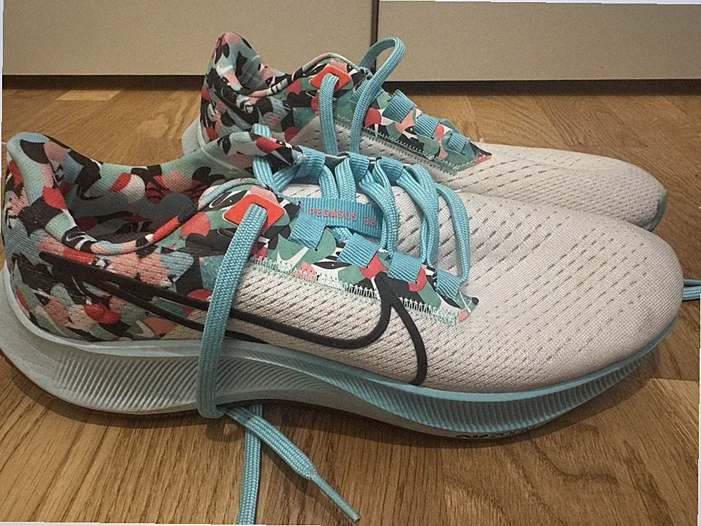 Nike Air Zoom Pegasus 37 Damen Laufschuhe Weiß/Türkis Camo EU 40 US 8,5