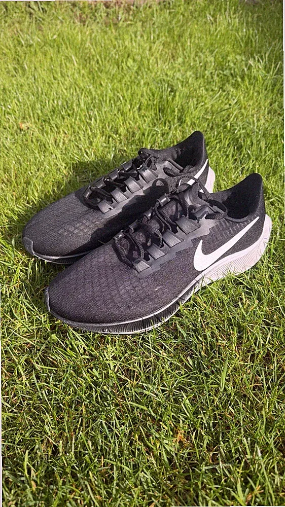 Nike Air Zoom Pegasus 37 Laufschuhe Gr. 41