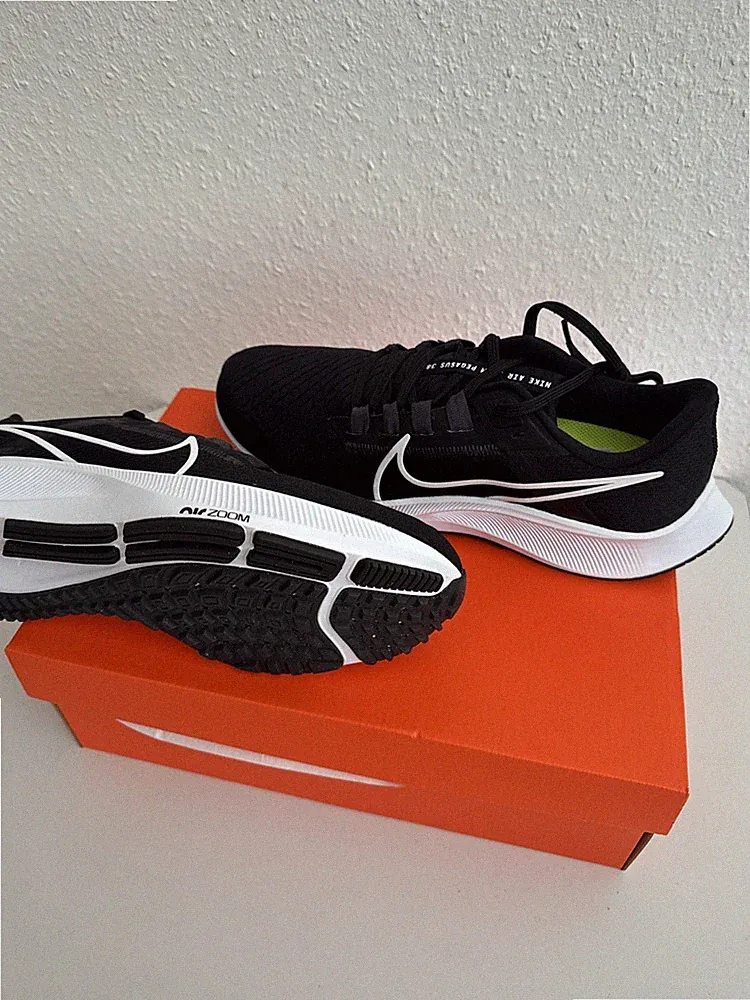 NIKE AIR Zoom Pegasus 38 - Herren Laufschuhe Größe EU 44,5 / US 10,5 [NEU]