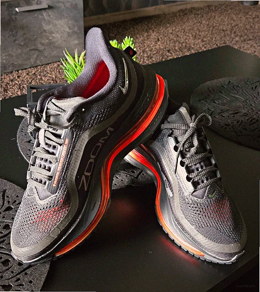 Nike Air Zoom Pegasus 38 Laufschuh grau/schwarz/orange EU 42,5