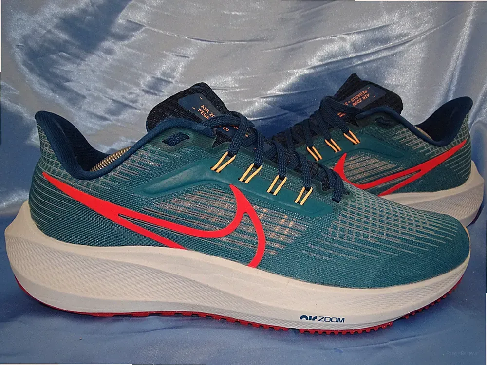 NIKE AIR ZOOM PEGASUS 39 LAUFSCHUHE GR 43 SNEAKER SCHUHE FREE RUN SCHWARZ D85