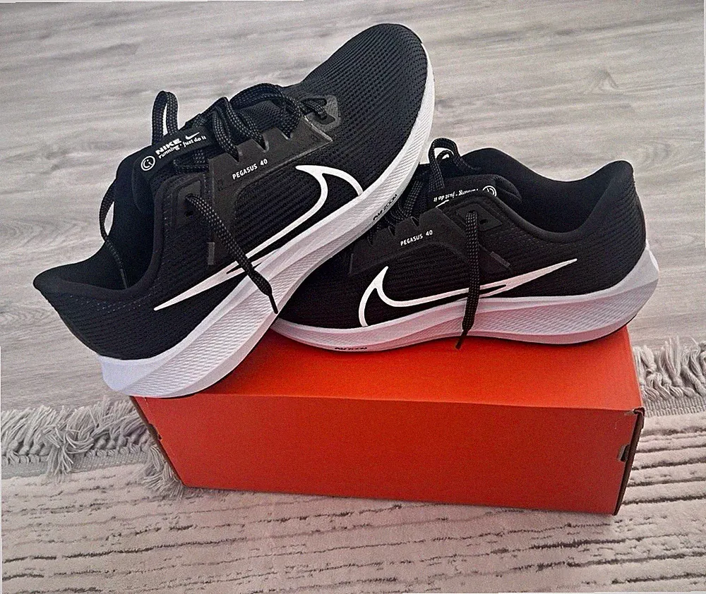 Nike Air Zoom Pegasus 40 Laufschuhe schwarz Größe 46 Neu