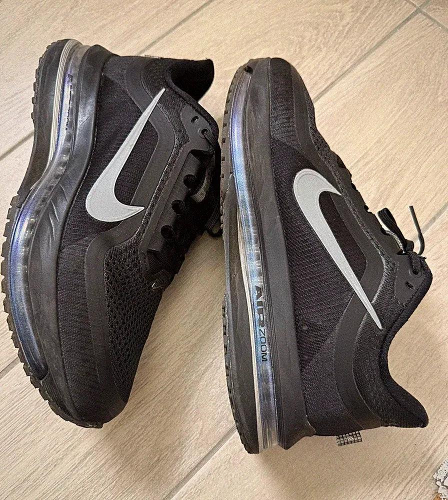 Nike Air Zoom Pegasus Herren Laufschuhe Sneaker Schwarz/Grau EU 43 HQ2593-005