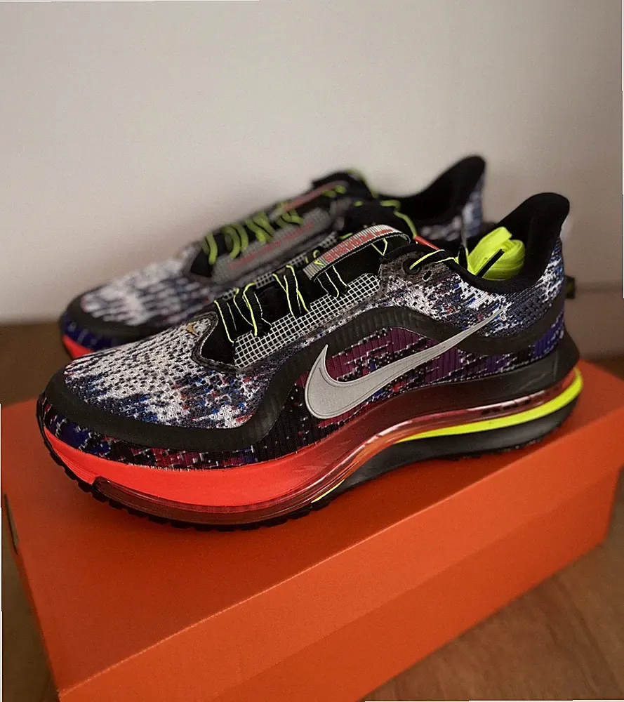 Nike Air Zoom Pegasus Premium Multi Pixel 42 US 8,5 / 10 Unisex Laufschuhe Neu