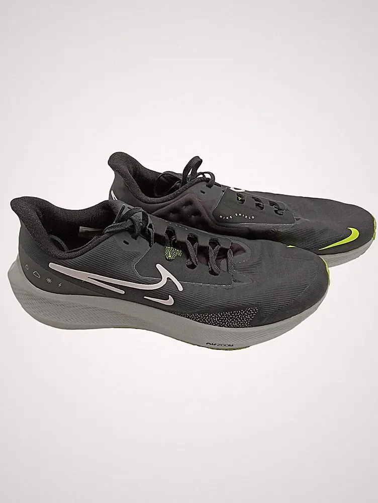 Nike Air Zoom Pegasus Shield Herren Laufschuhe Gr. 44,5 Grau Neongelb
