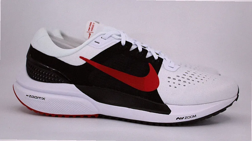 Nike Air Zoom Vomero 15 Laufschuhe UK 8,5 weiß schwarz CU1855-101