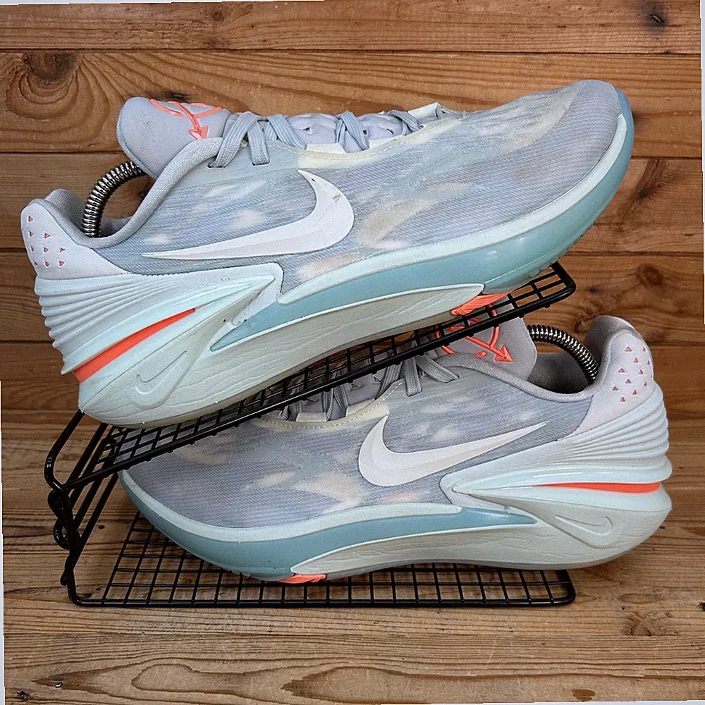 Nike Basketballschuhe Herren Gr. UK 11 Air Zoom GT Cut 2 Avant Garten Turnschuhe