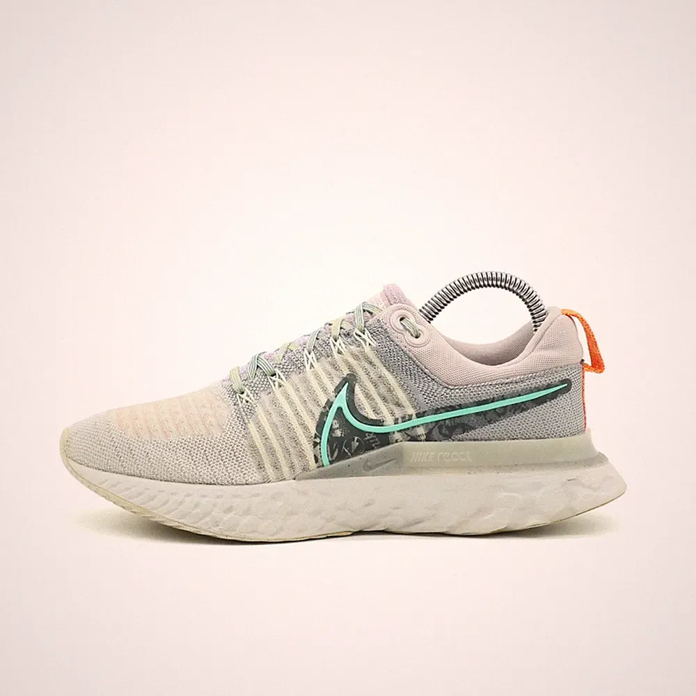 Nike Damen React Infinity Run Flyknit 2 Sneaker Low-Top Laufschuh EU 40