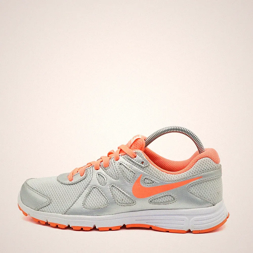 Nike Damen Revolution 2 Sneaker Silber Orange Mesh Leichtgewicht Laufschuh EU 38