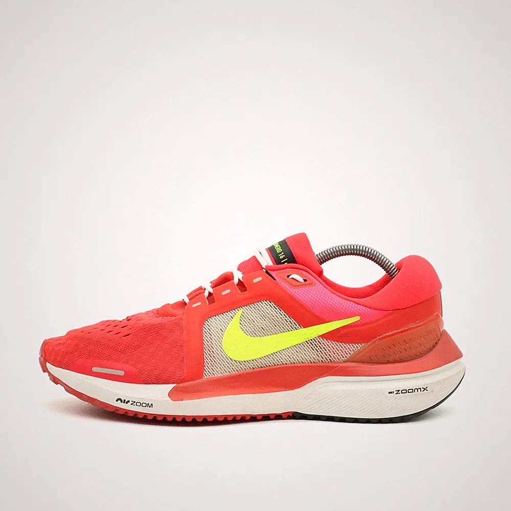 Nike Damen Zoom Vomero 16 Sneaker Rot/Gelb Mesh/Textil ämpfend Laufschuh EU 40,5