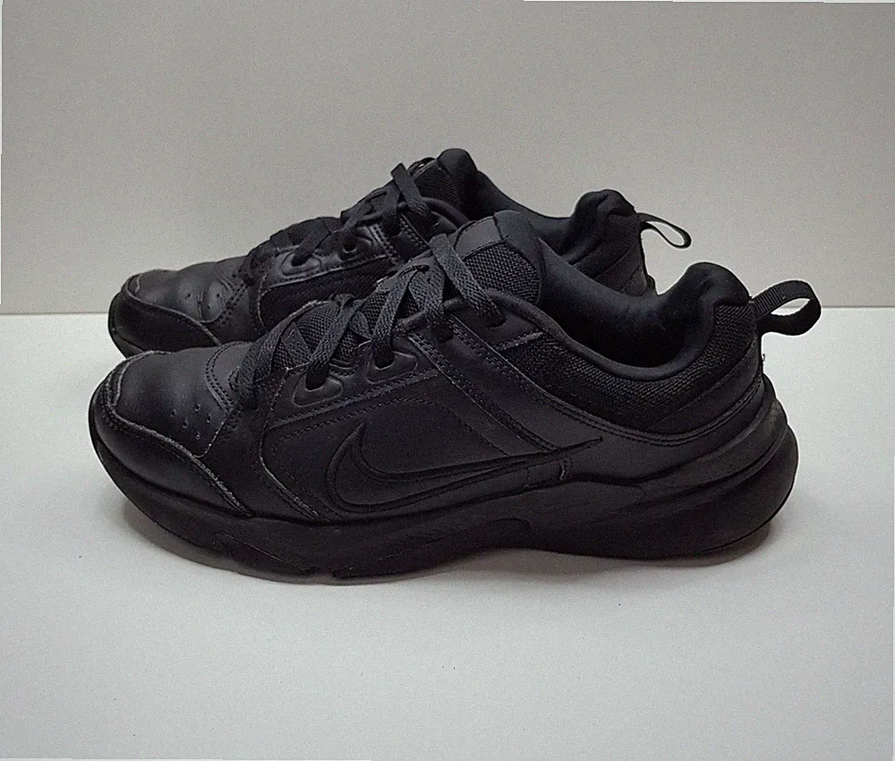 NIKE DEFY ALL DAY HERREN 8UK EUR42,5 SCHWARZ LOW TOP RUNNING SNEAKER SCHUHE SNEAKER