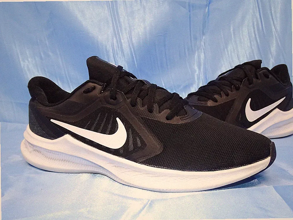 NIKE DOWNSHIFTER 10 SNEAKER GR 44 SPORTSCHUHE HERREN LAUFSCHUHE ZOOM PEGASUS Z7