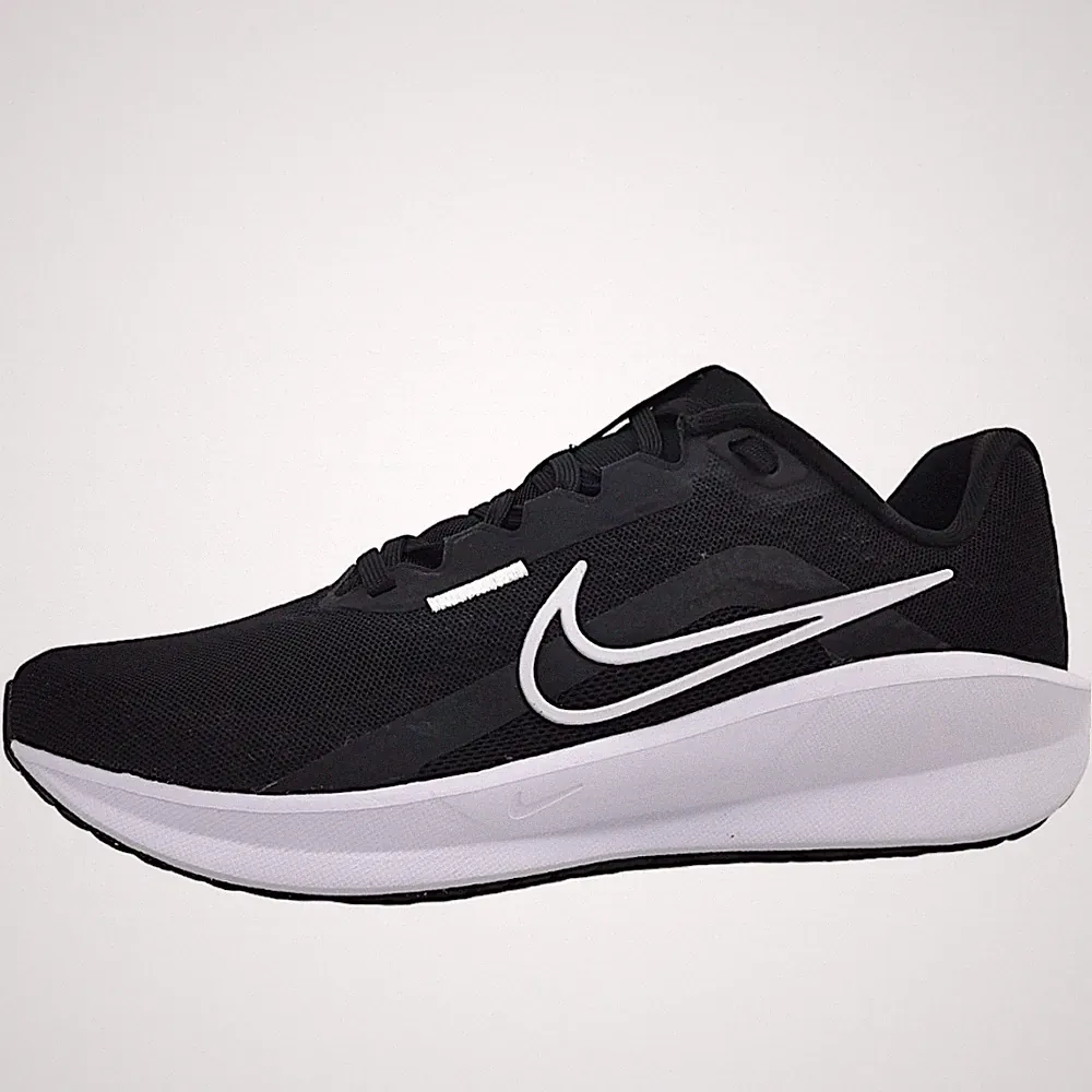Nike DOWNSHIFTER 13 Herren Laufschuh in Schwarz