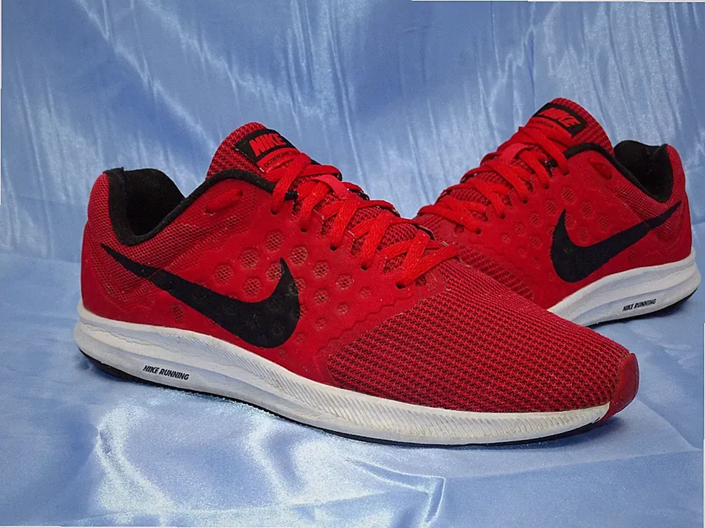 NIKE DOWNSHIFTER 7 GR 43 LAUFSCHUHE SCHUHE FREE PEGASUS ROT ZOOM HERREN / Z7
