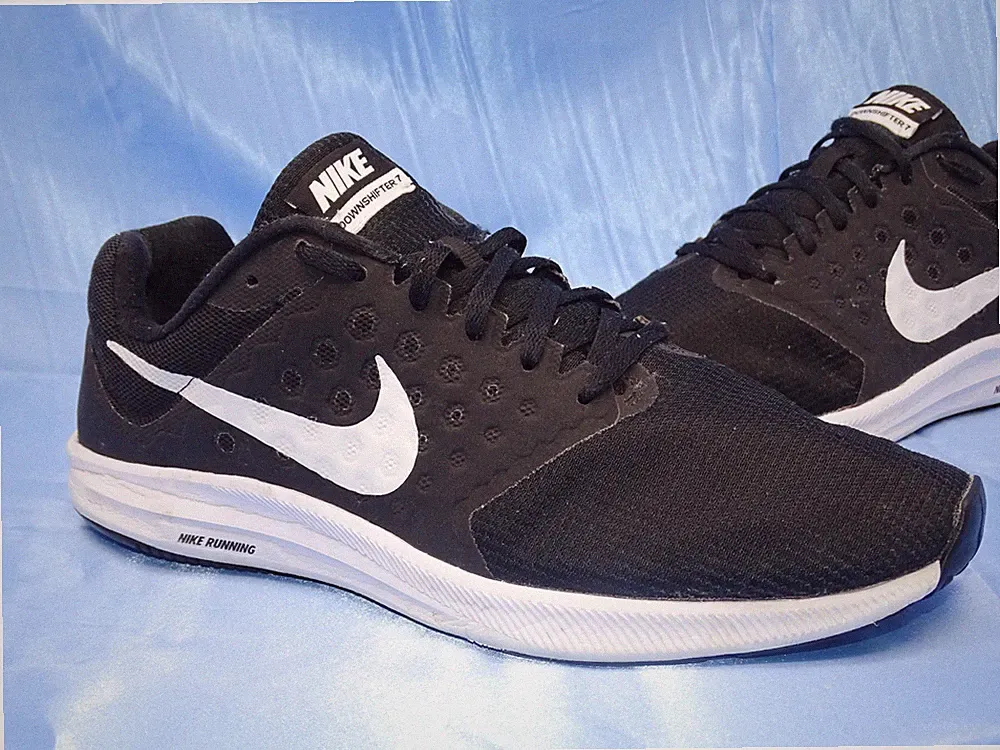 NIKE DOWNSHIFTER 7 SNEAKER GR 45 LAUFSCHUHE FREE ZOOM HERREN SCHUHE SCHWARZ Z8