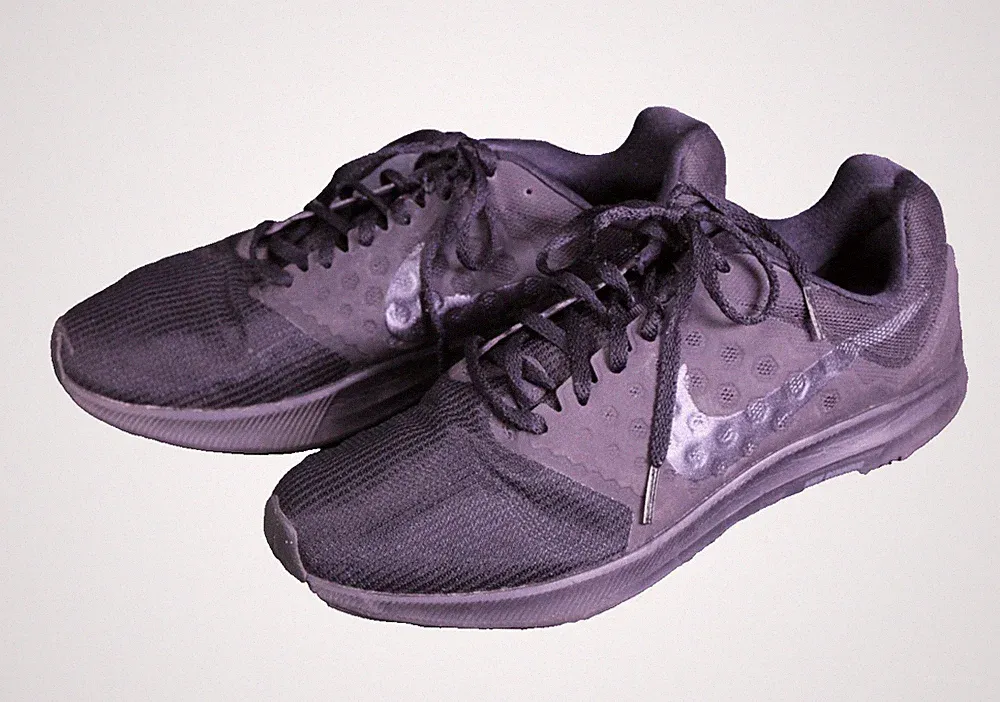 Nike Downshifter 7 Sneaker Herren Sportschuhe Gr. 43 schwarz Laufschuhe BS696