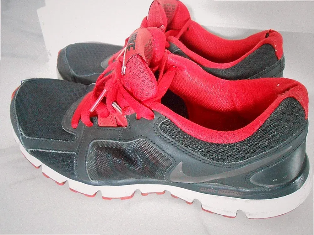 Nike Dual Fusion ST 2 Herren Sport Lauf Freizeit Gym Schuhe SNEAKERS EU 41 26 CM