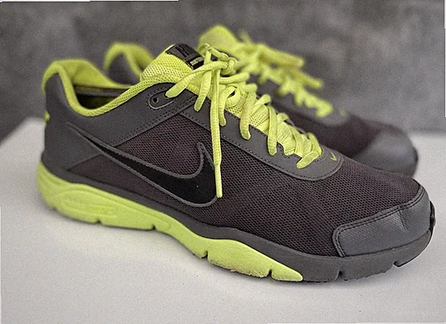 Nike Dual Fusion TR III EVA Laufschuhe Turnschuhe grau/grün Größe 10/ 45/ US 11