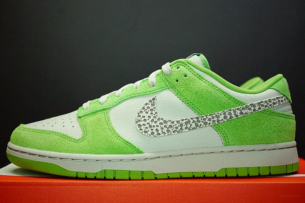 Nike Dunk Low AS Schuhe DR0156 300 Safari Swoosh Chlorophyll Größe UK 9 US 10 DS