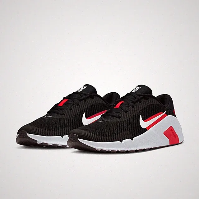 NIKE Flex Train Trainingsschuh ideal für Gym und Fitnessstudio, Gr.43
