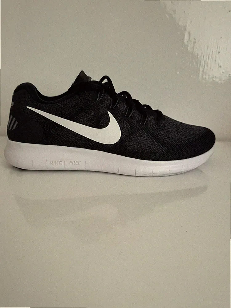Nike Free RN Herren Laufschuhe Running Sneaker Schwarz Weiß Gr. 44,5