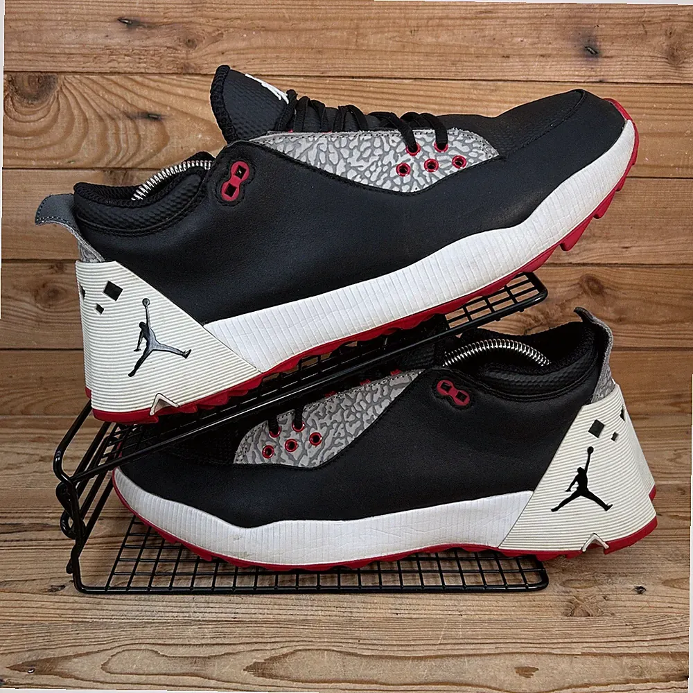 Nike Golfschuhe Herren Größe UK 11 Air Jordan ADG 2 schwarz rot ohne Spikes Turnschuhe