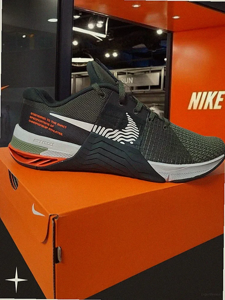 Nike GR 42,5 UK 8 Metcon 8 DO9328-30 Laufschuhe/Sportschuhe Herren