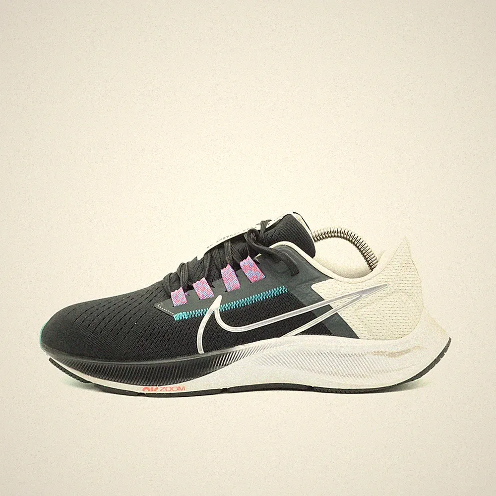 Nike Herren Air Zoom Pegasus 38 Sneaker EU 41 Schwarz Weiß CW7356-003 Dämpfung