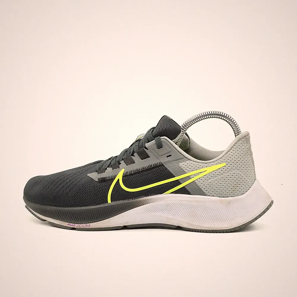 Nike Herren Air Zoom Pegasus 38 Sneaker Grau Gelb Mesh Dämpfung Laufschuh EU 42
