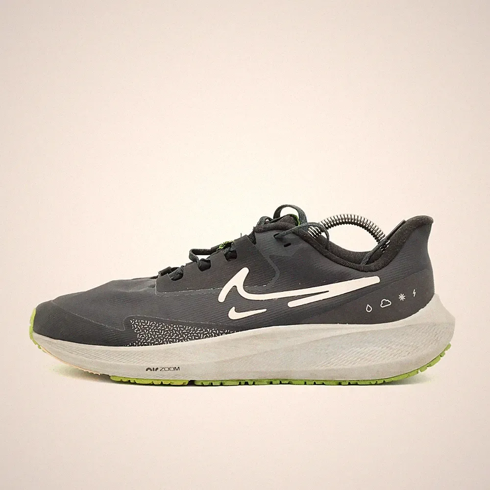Nike Herren Air Zoom Pegasus 39 Shield Sneaker EU 44 Schwarz DO7625-002