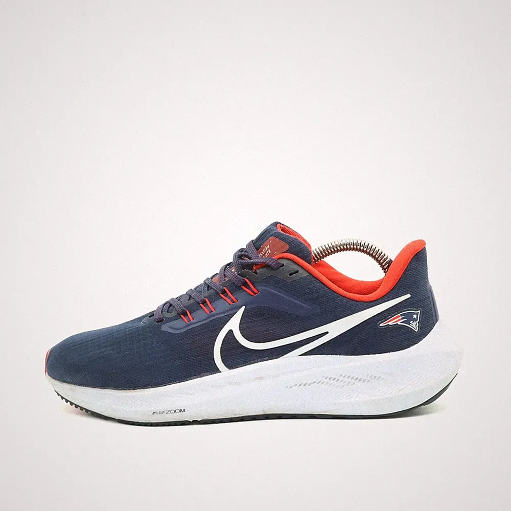 Nike Herren Air Zoom Pegasus 39 Sneaker dunkelblau/rot/weiß Logo Laufschuh EU 40