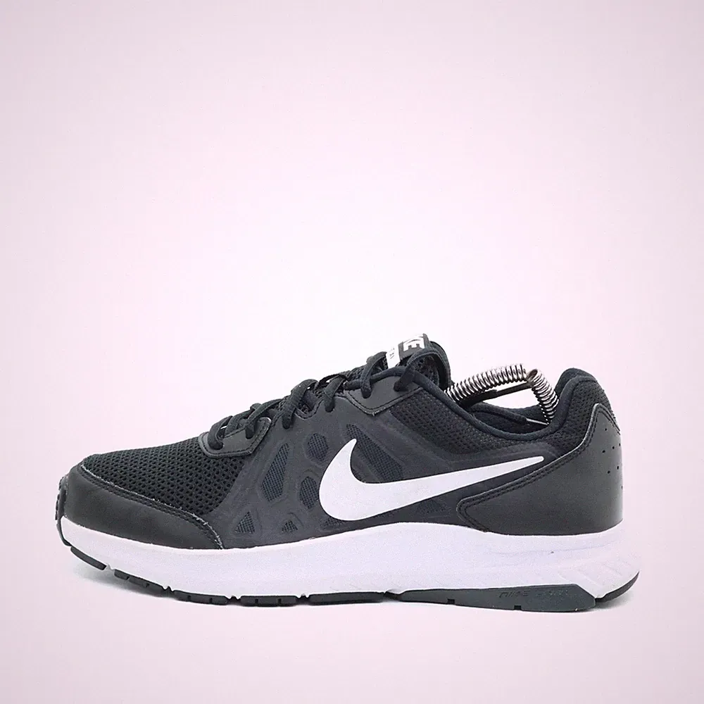 Nike Herren Dart XI Sneaker Schwarz Weiß Mesh Atmungsaktiv Laufschuhe EU 40.5