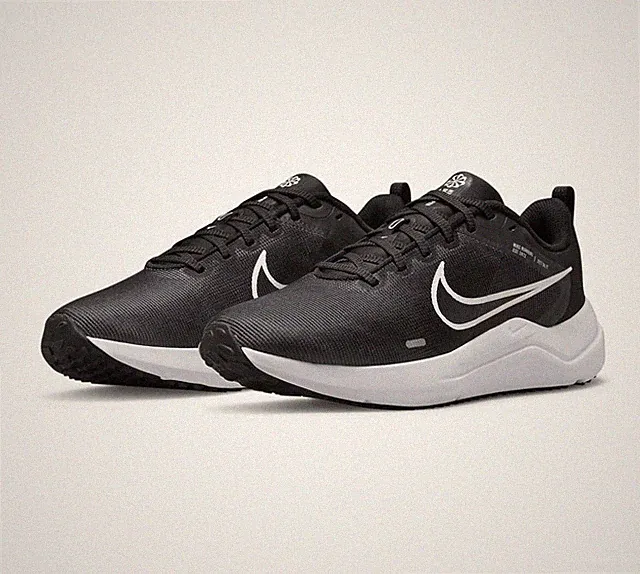 Nike Herren Downshifter 12 Sneaker Schwarz Weiß Leichtgewicht Laufschuh EU 41