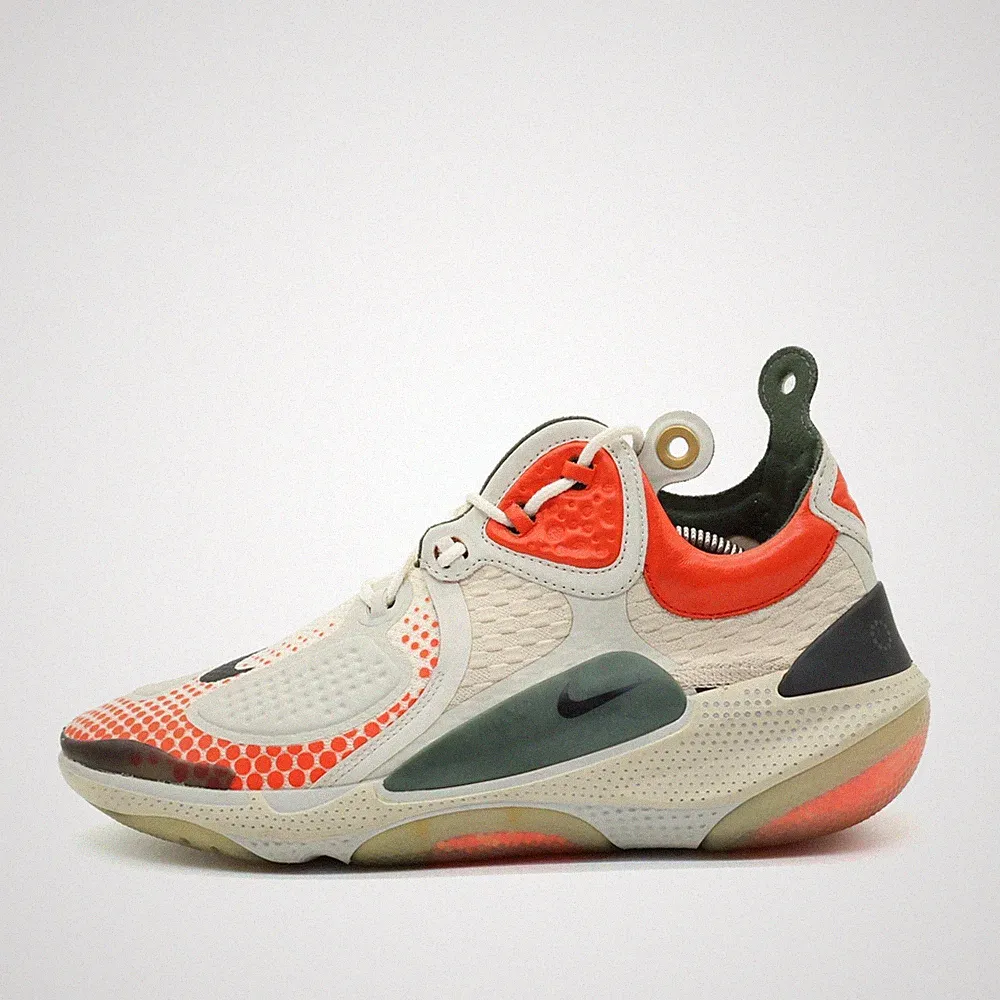 Nike Herren Joyride CC Laufschuhe Weiß/Orange/Grü/Schwarz Low-Top Sneaker EU 42