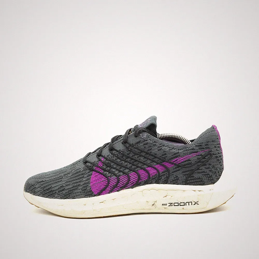 Nike Herren Pegasus Turbo Next Nature Sneaker EU 42,5 Grau/Lila Umweltfreundlich