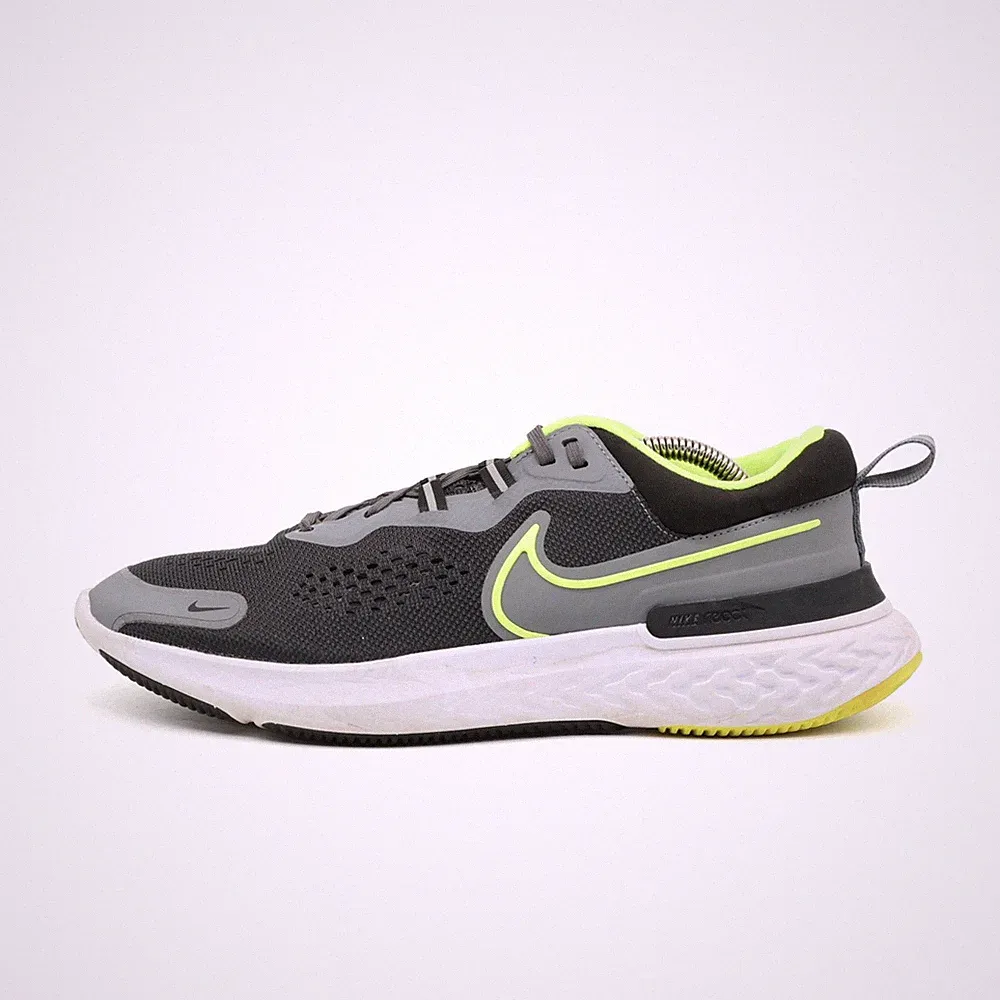 Nike Herren React Miler 2 Sneaker Schwarz/Grau/Neon Dämpfung Laufschuhe EU 42.5
