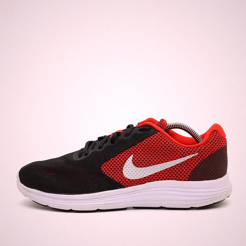 Nike Herren Revolution 3 Laufschuhe EU 43 Schwarz/Rot/Weiß 819301-600 Leicht