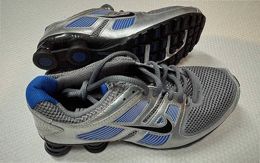 NIKE Herren Shox Laufschuhe Schuhe Sneaker Gr. 37,5 bzw. 4,5 NEU UVP 129€
