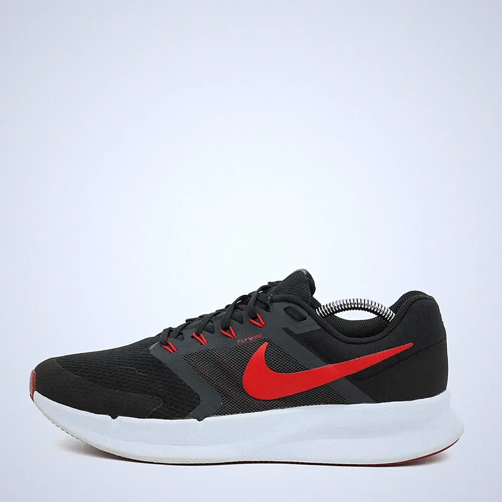Nike Herren Swift 3 Sportschuhe Schwarz/Rot/Weiß Mesh Running Laufschuhe EU 44.5