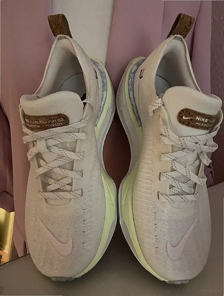 Nike Invincible Run FK 3 Damen Laufschuhe beige/rosa EU 36,5 IB8883-161