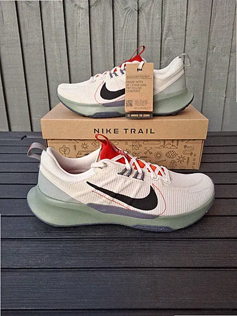 Nike Juniper Trail 2 NN Light Orewood braun schwarz Turnschuhe Schuhe Größe 7,5 (UK)