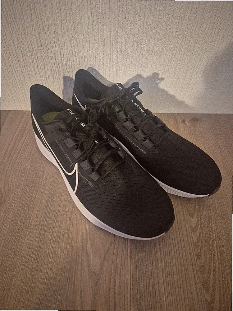 Nike Laufschuhe "Air Zoom Pegasus 38" NEU in Karton (OHNE DECKEL)