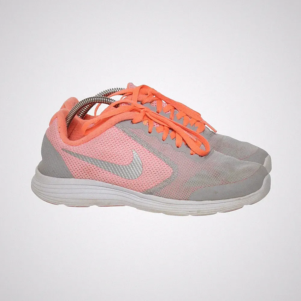 Nike, Laufschuhe, Größe: 36 1/2, model: revolution 3, Orange/Grau, Damen #yIh