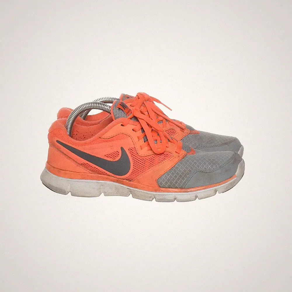 Nike, Laufschuhe, Größe: 37 1/2, Grau/Rot, Damen #ouC