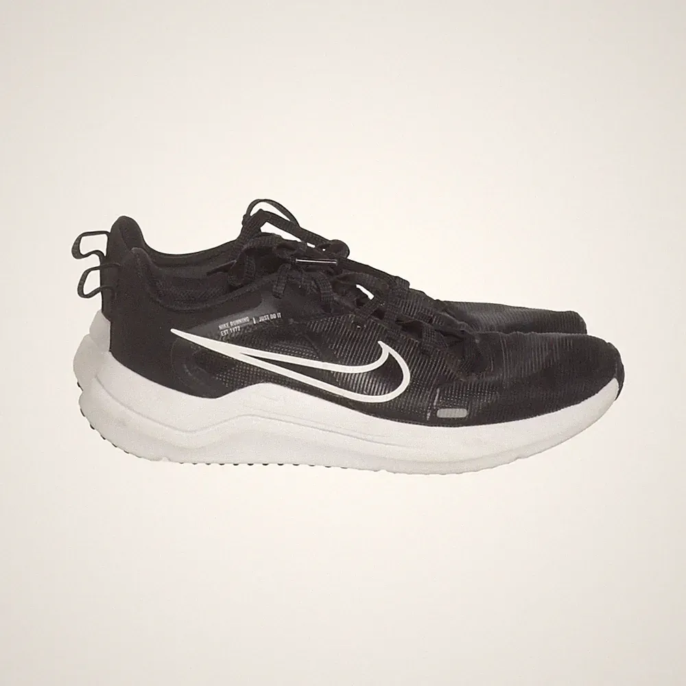 Nike, Laufschuhe, Größe: 37 1/2, model: downshifter 12, Schwarz, Herren #8nb
