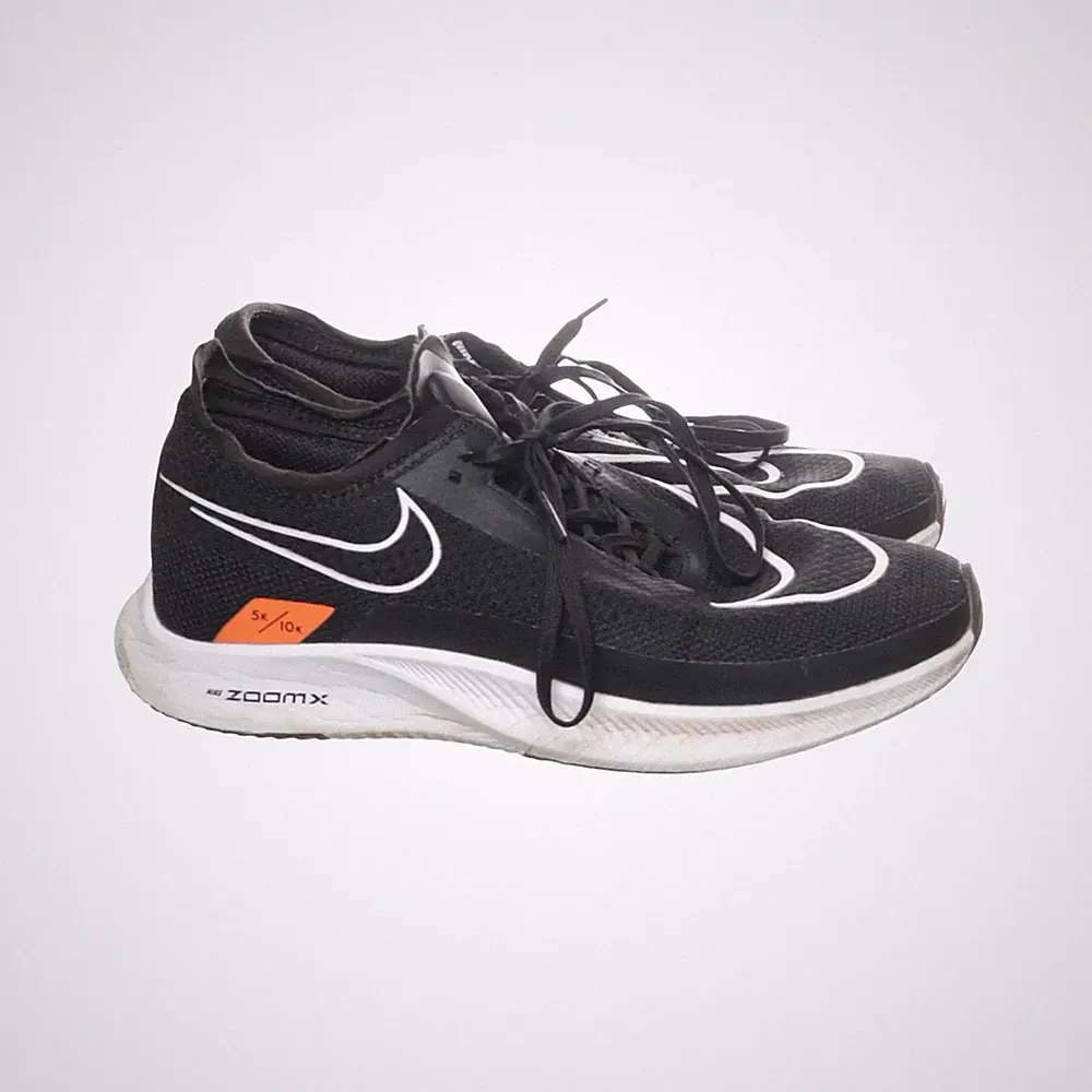Nike, Laufschuhe, Größe: 38, Schwarz/Weiß, Herren #UBS